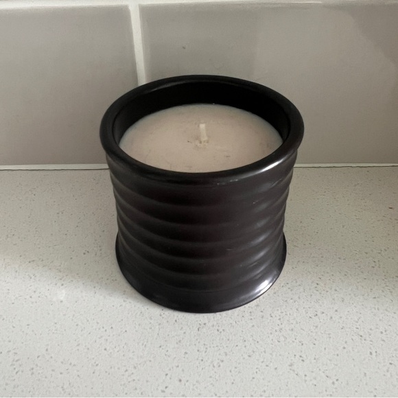 Loewe Hazelnut Candle - Picture 3 of 4